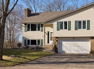 9844 Cavell Cir, Bloomington, MN 55438