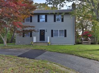 2 Nantucket Ln, Sagamore Beach, MA 02562