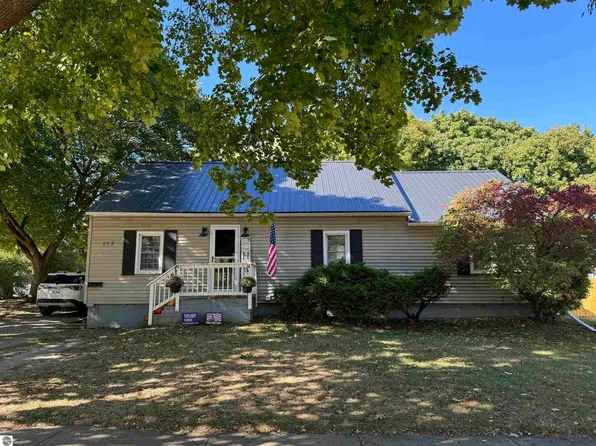 117 Republic Ave, Alma, MI 48801