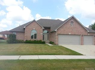 20387 Manford Dr, Macomb, MI 48042