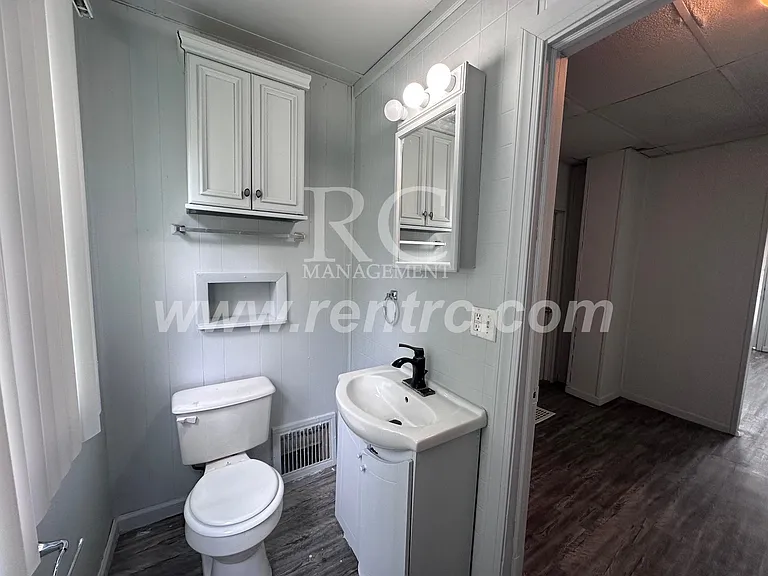 512 N Griffin St — Photo 5