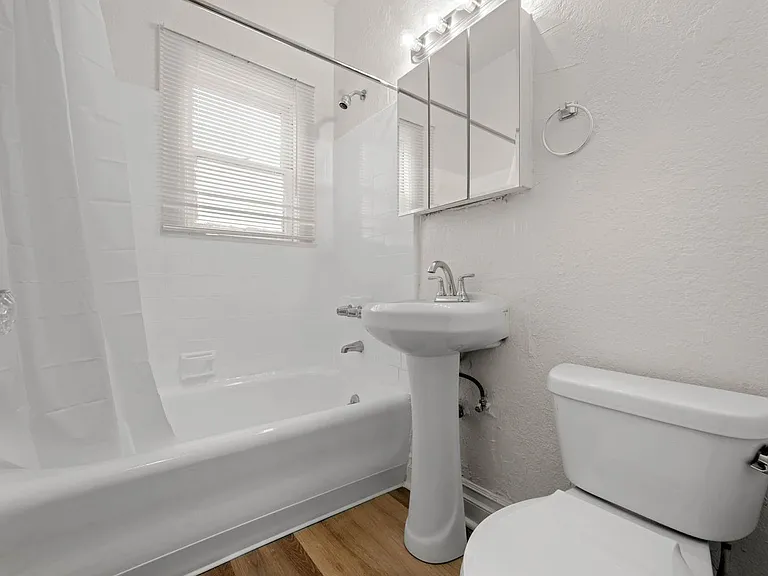 4144 W Adams Blvd — Photo 11
