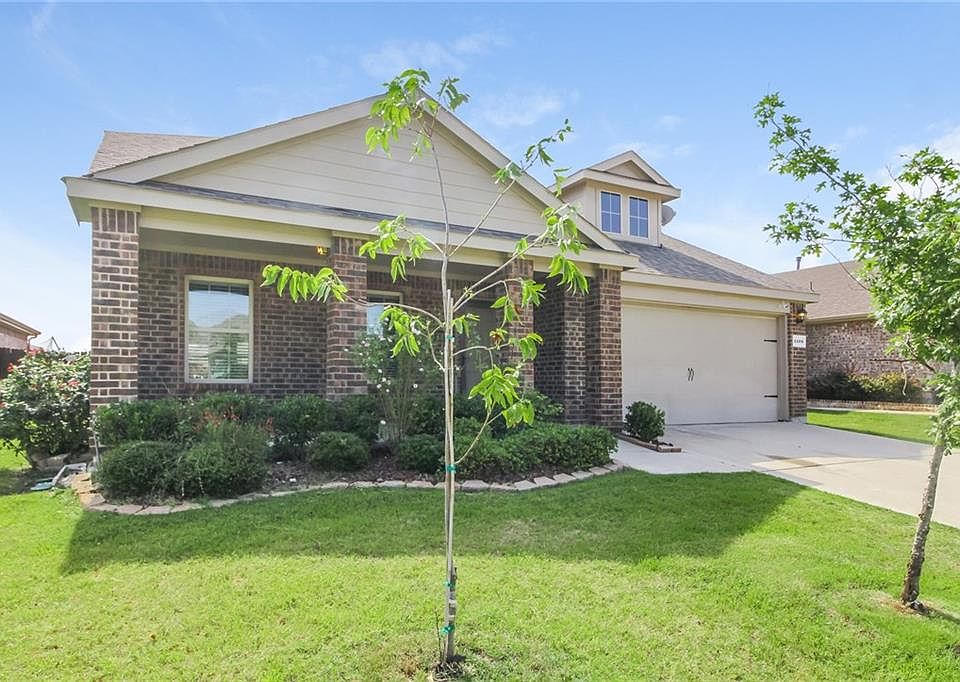 1st image of 2109 Meadow Park Dr