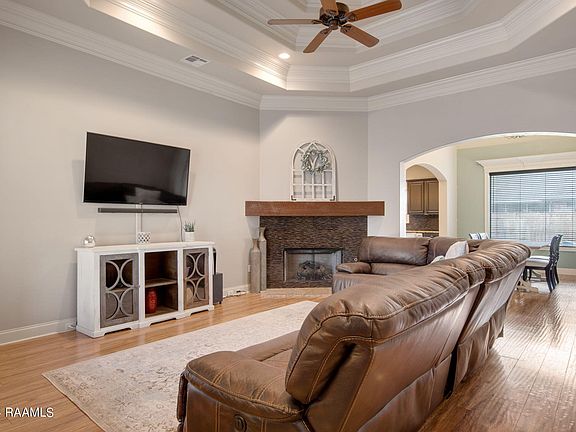 4th image of 205 Bayou Parc Dr