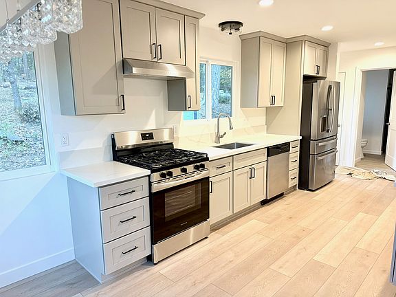 Upstairs unit - kitchen