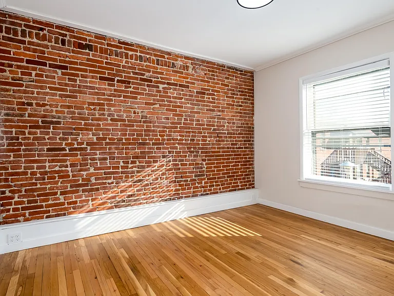 1910 Tower Grove Ave #2L — Photo 11