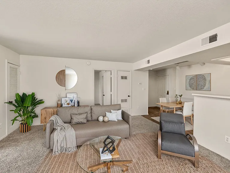 Aurora (Classic) - 1 Bed / 1 Bath - 700 Sq.Ft.