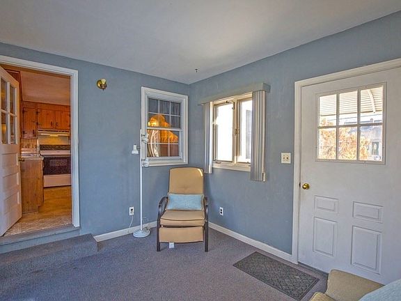 4th image of 105 Northwood St
