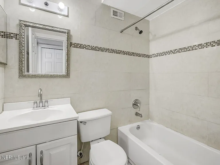 3223 Victoria Park Rd — Photo 28