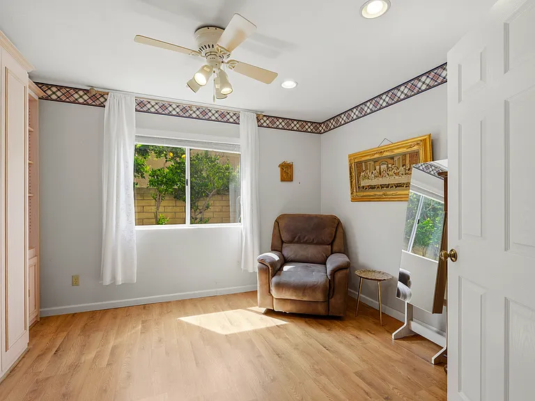24668 Ebelden Ave — Photo 9