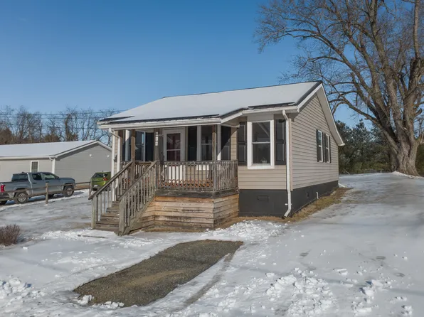 116 C St, Austinville, VA 24312