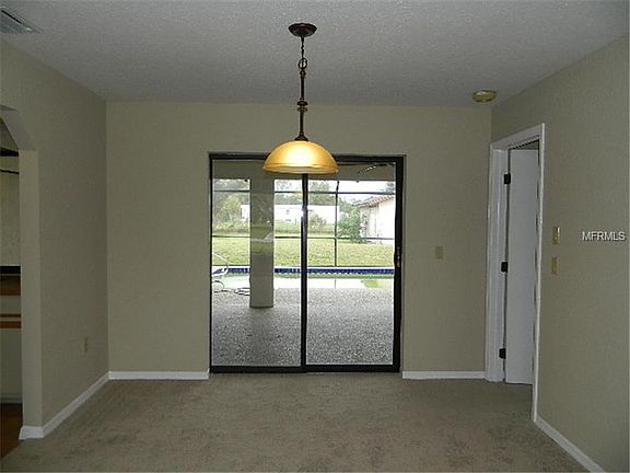 4th image of 1402 NE Leisure Ave