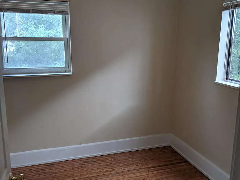 4112 Burnham Ave #LOWER — Photo 12