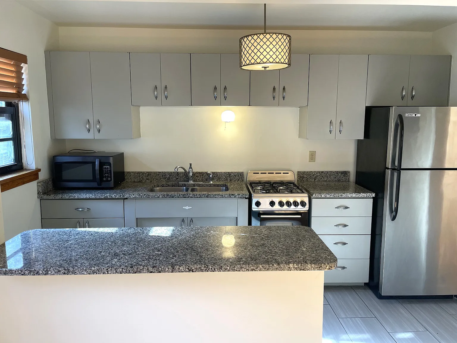 Virginia Apartments — Photo 4