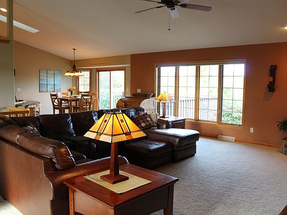 5th image of W131N6576 Crestwood Dr