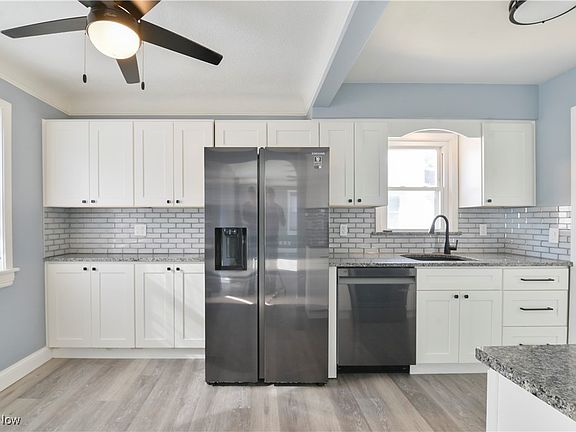 4th image of 6767 Greenleaf Ave