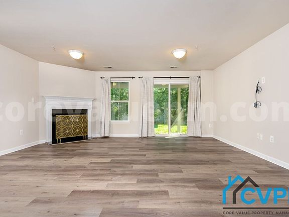 4th image of 601 Fox River Hills Way
