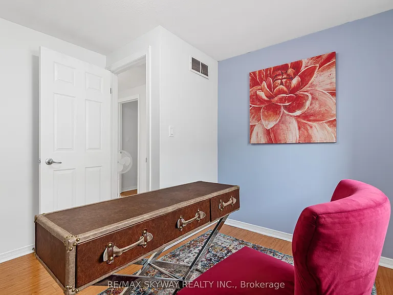 116 Severn Dr — Photo 21