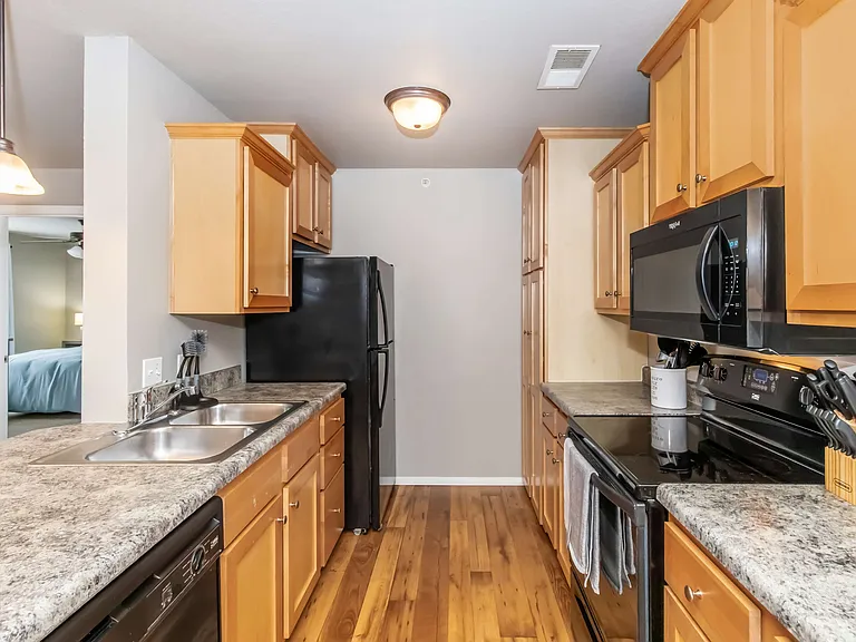 Hawthorn Suites 1 Bed 1 Bath Kitchen