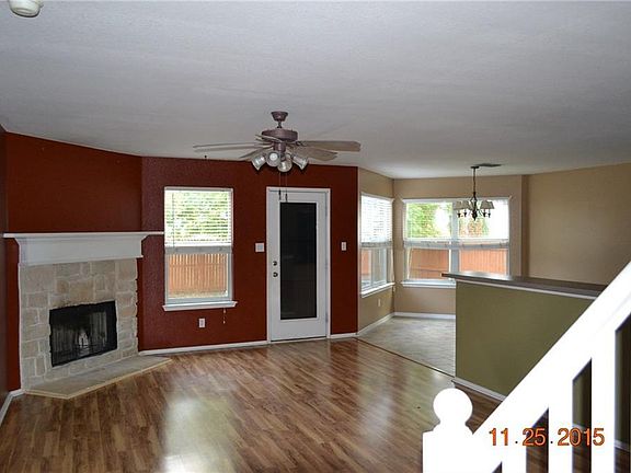 3rd image of 1570 Sandhurst Dr