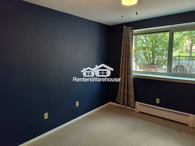 1901 Emerson Ave S #102 — Photo 9