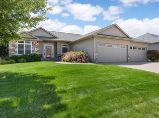 1617 Hunters Field Ln, Marion, IA 52302