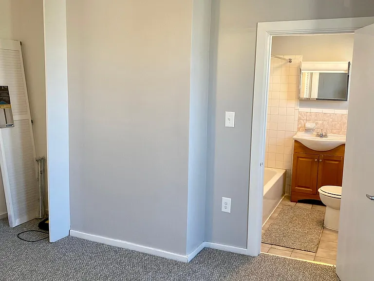 27 Florence St #2 — Photo 11