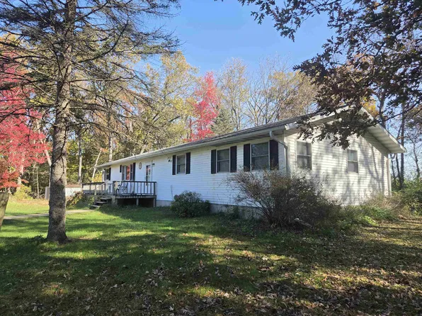 W8505 Fern Rd, Oxford, WI 53952