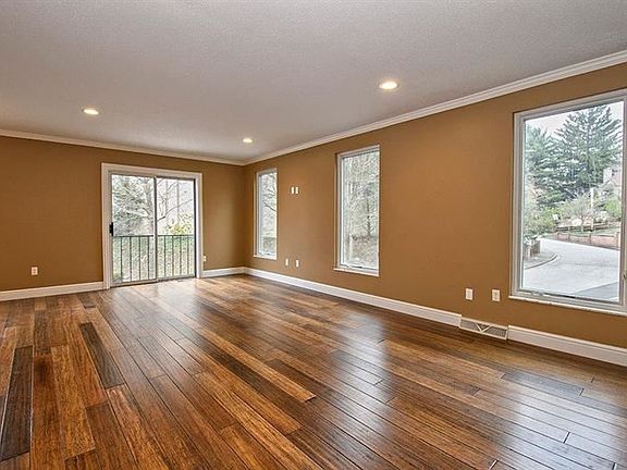 2nd image of 101 Fall Run Rd