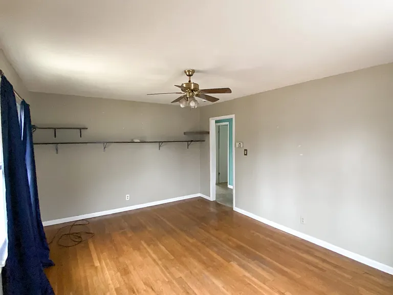 1959 Lincoln Dr — Photo 3