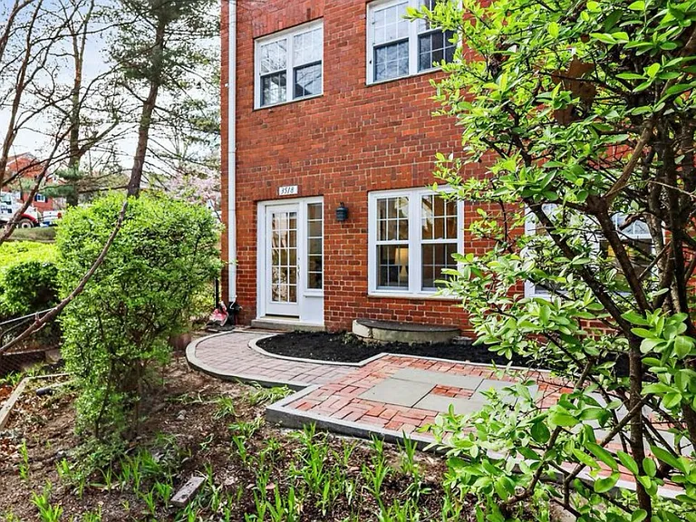 3518 Martha Custis Dr — Photo 30