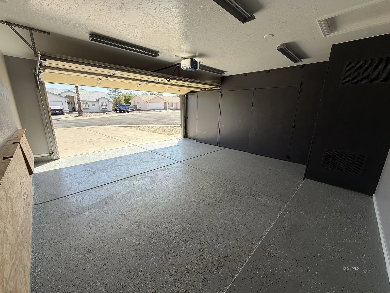 3 bed, 2.0 bath, 1552 sqft, $2,200 — Photo 4