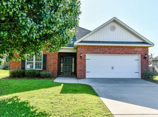 405 Green Island Rd, Bonaire, GA 31005