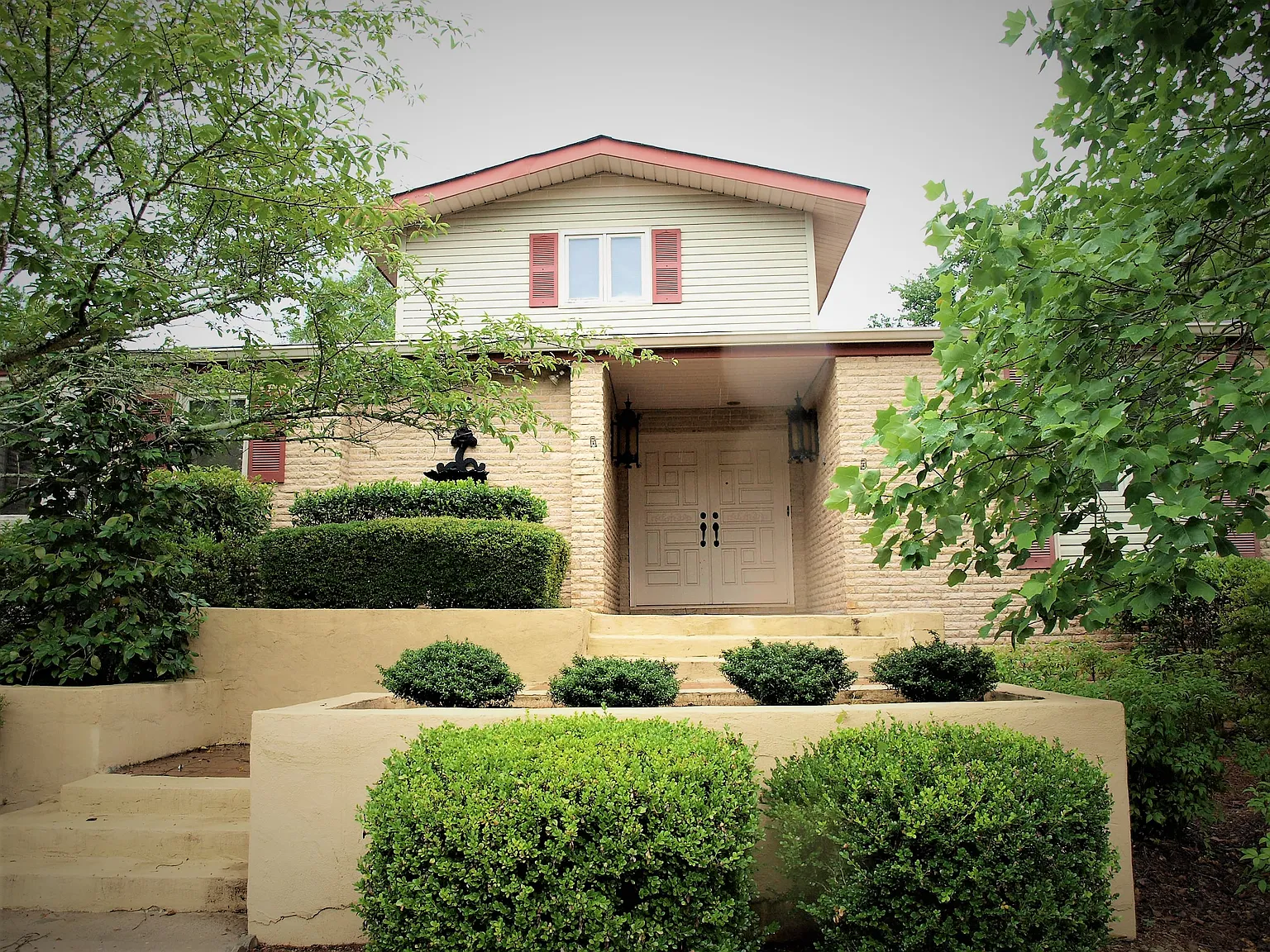 121 Green Lake Dr NE photo 1