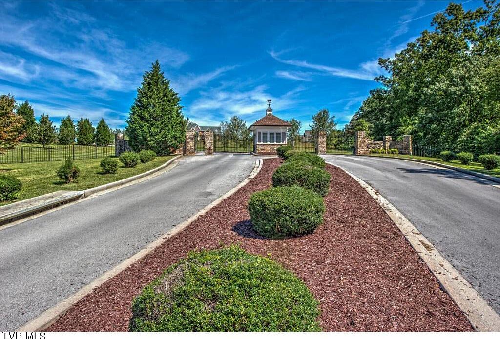 1104 Mountain Vista Pvt Dr