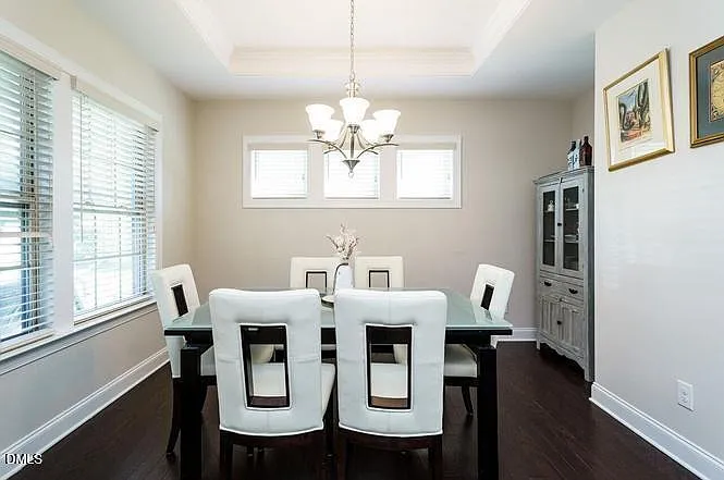 4 bed, 3.0 bath, 2718 sqft, $2,850 — Photo 4