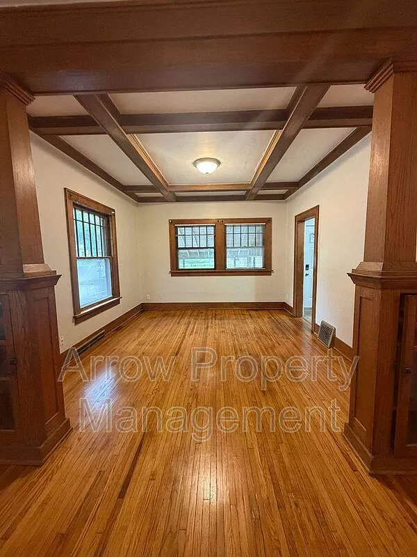 3 bed, 2.0 bath, 1547 sqft, $1,800 — Photo 2