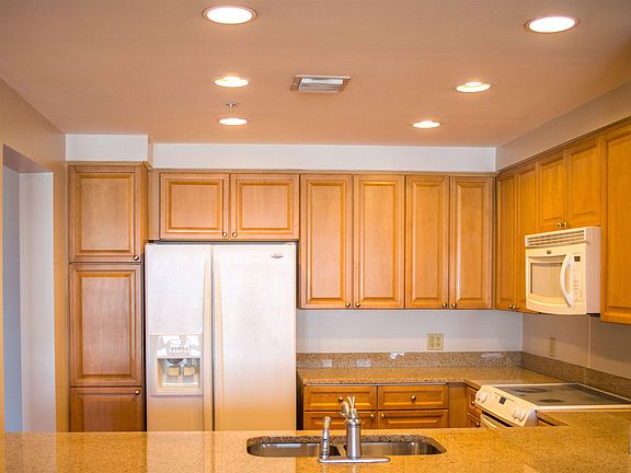 3rd image of 121 N Monroe St #9007