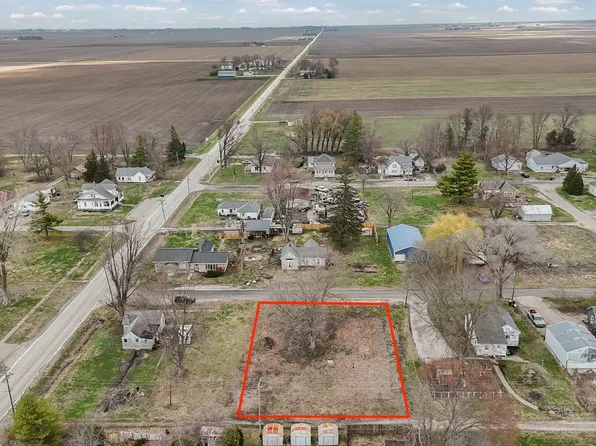 107 Sheridan St, Longview, IL 61852