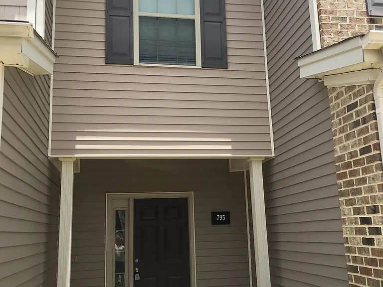 795 Canyon Oak Loop — Photo 1