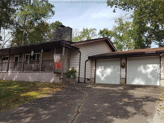 2nd image of 1766 Lakewood Dr