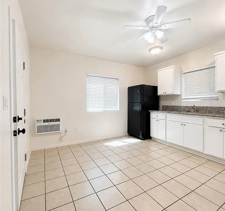 319 Hermosa Ave #2