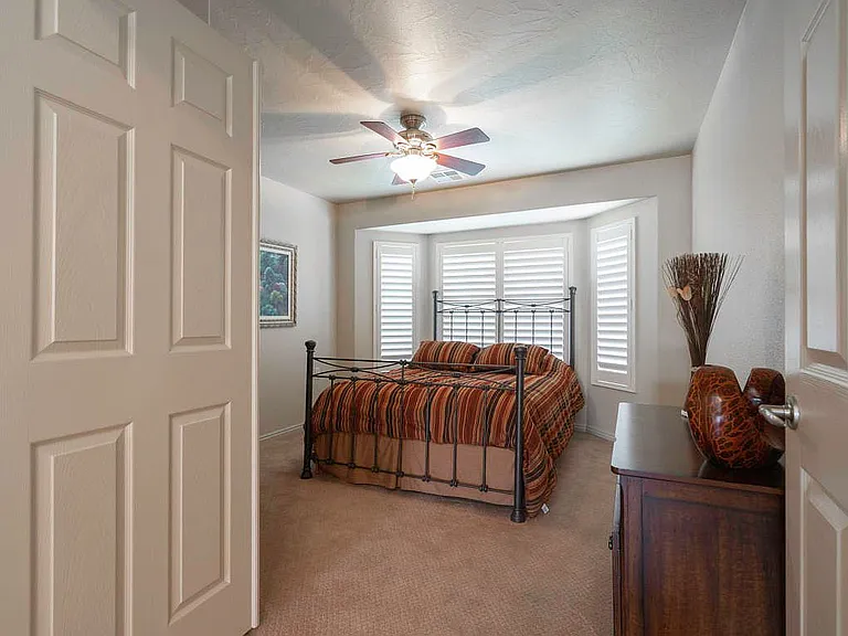 4592 S Elrose Dr — Photo 6