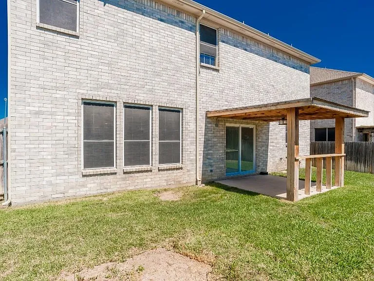 506 Port Royale Way — Photo 14