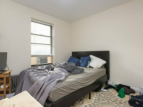 4th image of 311 W 19th St APT 41