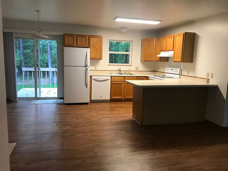 Kitchen dining area