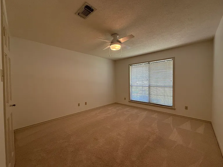 8707 Sandstone Dr — Photo 13