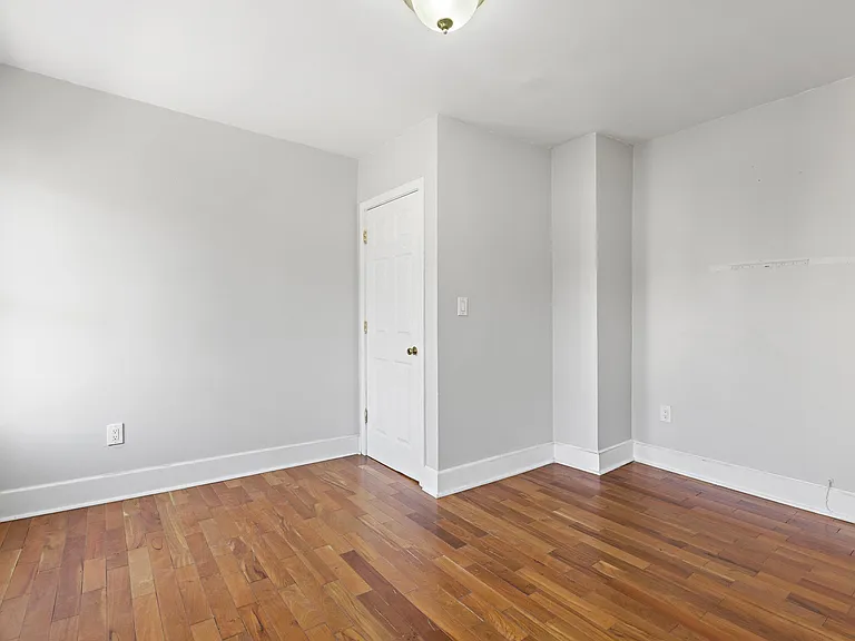 36 Perry St #2 — Photo 11
