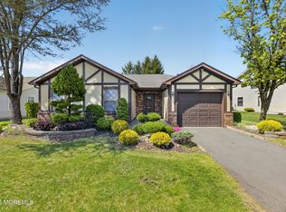 25 Hansom Ln, Marlboro, NJ 07746
