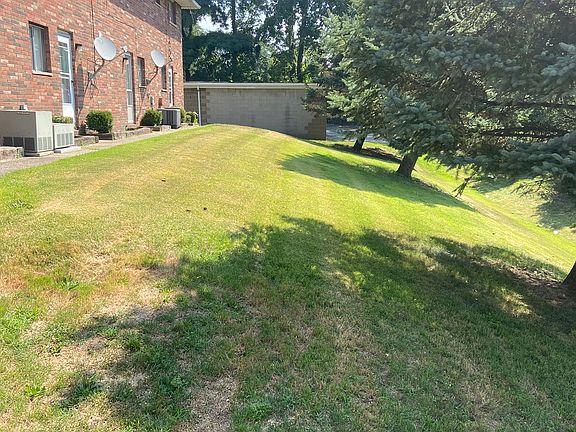 3rd image of 1265 Cliffside St #1265